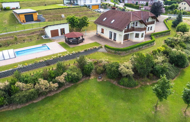 Luxury 10-bed Villa With View, Pool, Playground - Photo 43