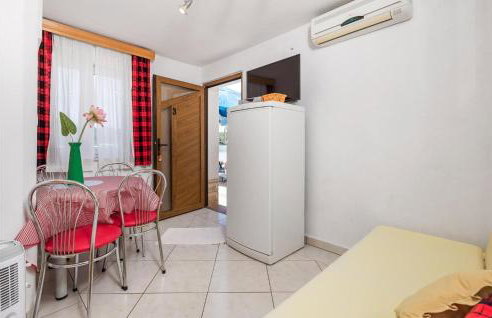 Beautiful Apartment In Punta Kriza - Foto 4