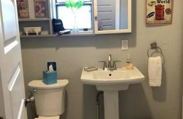 Downtown Dunedin! 2 bedroom 2 bath NO KIDS, NO PETS - Photo 11