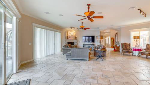 Spacious Luxe Home with Lake Access in Fort Mohave! - Foto 5