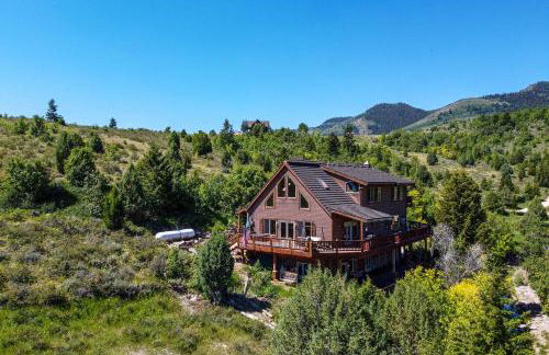 Fish Haven Cabin with Game Room, Views and Deck! - Foto 44