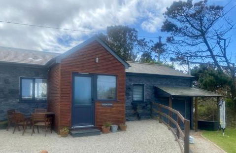 2 Bedroom cottage sleeps 4 with Hot-tub, & shared Pool use - Foto 2