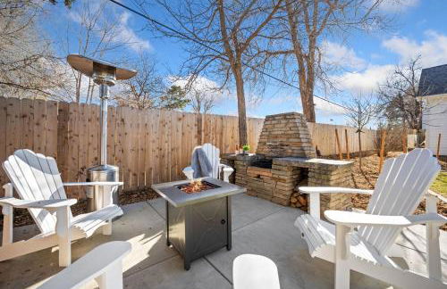 City Park Bungalow Pet Friendly with Dog Run - Photo 20