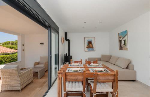 Holiday home with large sunny terrace, Costabella - Foto 4