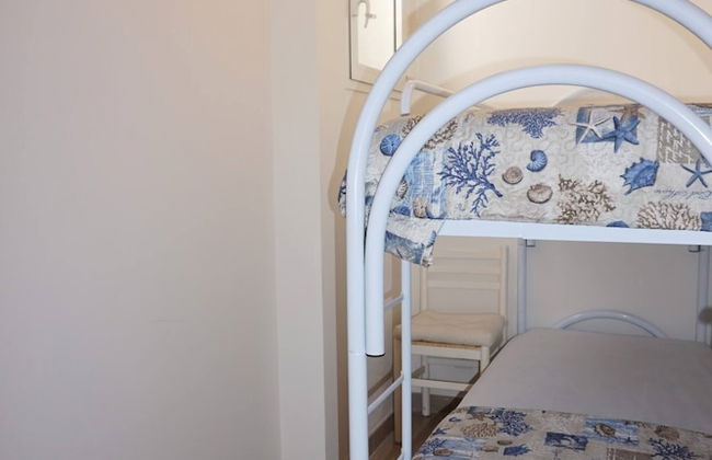 Villa in Front of the Pedestrian Area With Pool - Foto 2