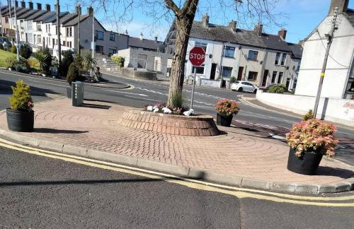 House - Sleeps 4 with Cozy Fireplace - Foto 35