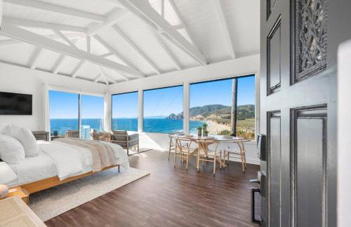 Distinguished Oceanfront Point Estate with Iconic Beach Mountain Vistas - Foto 55