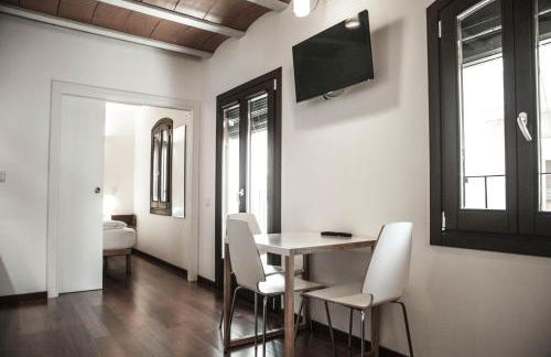 Barcelona Beach Apartments - Photo 4