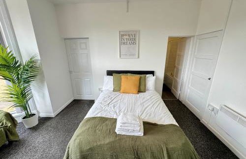 THE SPRINGFIELD SUITE - ONE BEDROOM APARTMENT - KIDDERMINSTER CENTRAL - SLEEPS 3 GUESTS - PARKING INCLUDED - WEST MIDLANDS SAFARI PARK LOCATIOn - Foto 18