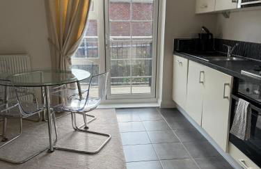 SIX at Wooburn Green Cosy Retreat with Balcony near LEGOLAND Lapland UK and Windsor - Foto 19