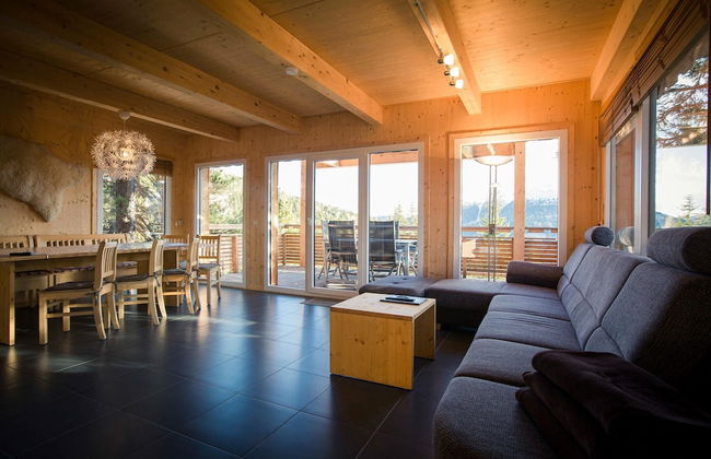 Spacious Chalet With hot tub - Photo 12