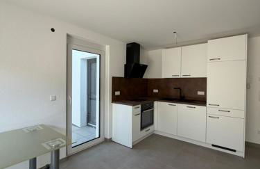 Moderne 2-Zimmer-Wohnung mit großer Terrasse und eigenem Stellplatz - Foto 4