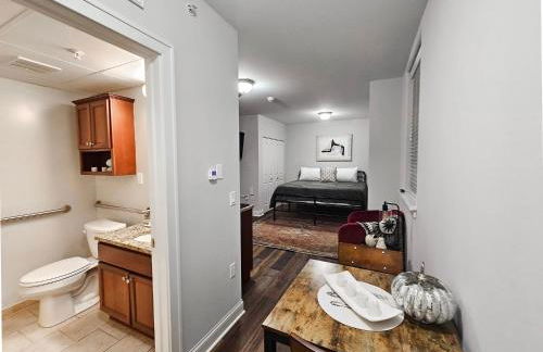 Cozy King Bed Stay at the Historic Inman - 201 - Foto 3