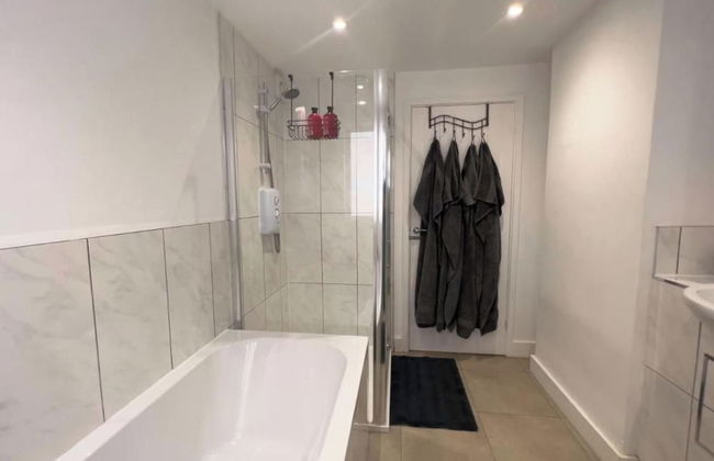 Apartmentsleeps8-wifi-famillyfriendly-citycentre - Photo 9