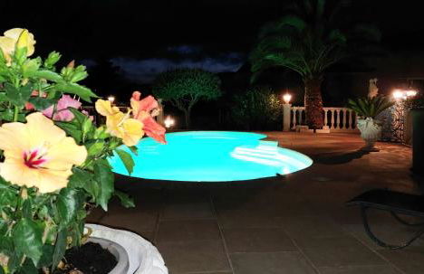 Gîte LES PINS climatisé piscine jardin parking - Foto 27