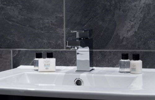 Adam Court Apartments - PE1 - Contractor Friendly - Choice of Studios or 1 Bed Apartments - Free Parking - Sofa Beds - Sky TV - Full Kitchen - Washer Dryer - WiFi - Foto 21