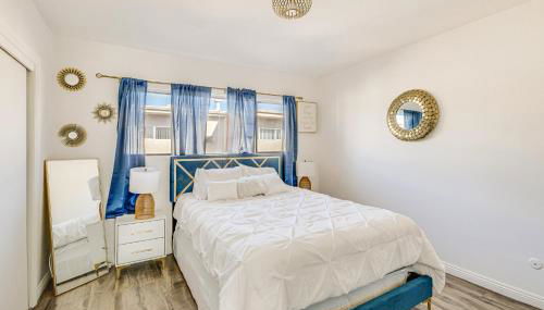 Los Angeles Townhome Off-Street Parking and Balcony - Foto 5