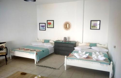 Kamari Guesthouse - Photo 21