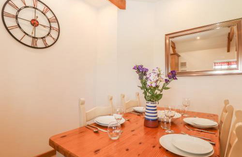 Back Of Beyond - Photo 11