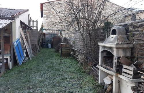 Petite maison très paisible avec jardin à Cournon - Puy de Dôme ! - Foto 14