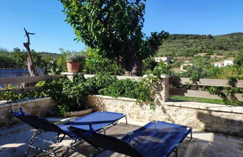 Traditional Stone House at Great Location - Foto 1