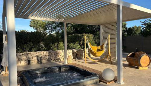 Villa Soleil Piscine Jacuzzi Pétanque Espace bbq billard et salons extérieurs - Foto 1