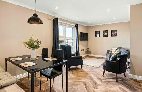 Outstanding 2BD Apt - Ferry Terminal & Free Parking - Foto 12