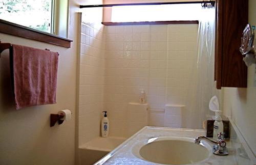 Rural Vacation Cottage near the Coast and the Town of Albion in Northern California - Foto 11