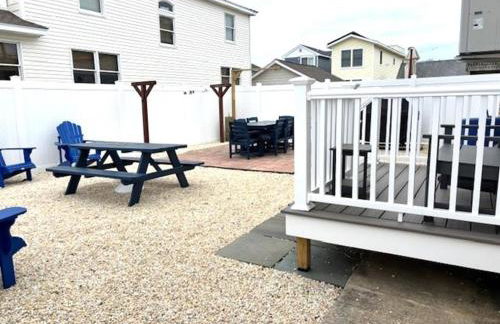 Just Moments From The Causeway Bridge This Charming Spacious Five-Bedroom 2 Bath Home Is Located In Ship Bottom On The Island Of Lbi Wifi - Foto 26
