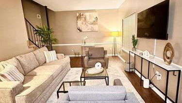 Short Walk to JSU Stadium, Hospitals, and Bars in Fondren - Foto 3