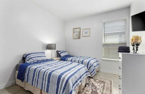 NEW 1 Story Townhome 6 BDs 5 Mile Baylor Scott & White Fenced Backyard - Professionally Managed by Stay Albatross - Foto 10