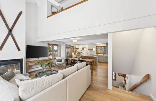 Updated 3BR Townhome Across From Holiday Valley - Foto 8