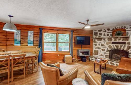 Cozy Log Cabin Near Ski Area and Lake including Hot Tub - Foto 8