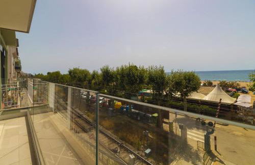 Seafront Apartment in Calella with Beach Access - Photo 35