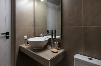 DION APARTMENTS - Photo 18