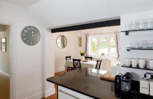 Stunning 5BR Home With Pool - 5 min to Beach - Foto 16