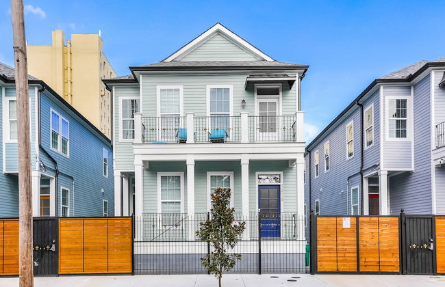 Chic 4 BR Condo - Large Pool - Perfect Location - Photo 49