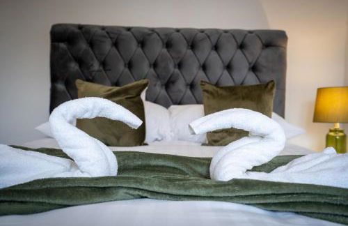 Emirates House, Luxe 5 Bed, with King sized Beds, next to Aiport & NEC, JLR 5 mins - Foto 8