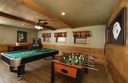 Splash Time Cinema - Six Bedroom Chalet - Photo 48