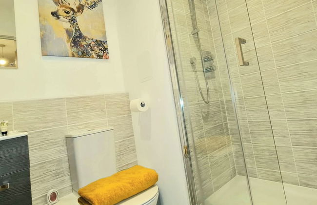 Exquisite, Cosy 2-bed Apartment in Salford - Foto 13