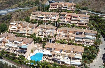 Luxury seaview apartment in Marbella located in a secure gated community with swimming pool and large terrace Perfect for families visiting Marbella and Puerto Banús - Foto 36