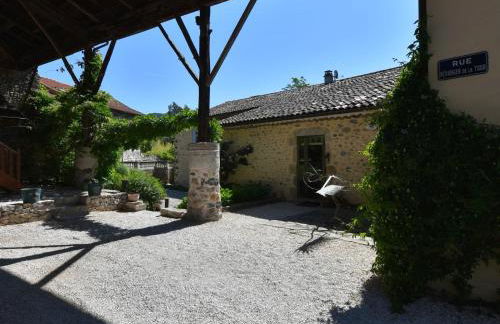 Lovely house with grass garden, shared swimmingpool, next to the river Ardèche - Foto 49