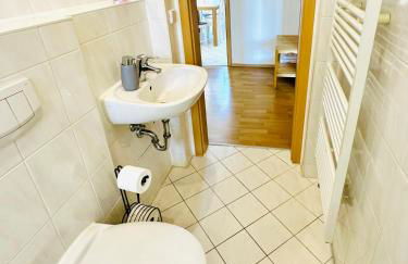 Stötteritz Holiday Apartment - 3 Rooms - 6 People - 5 beds - Balcony - Great public transport 11 minutes to the city - Foto 26