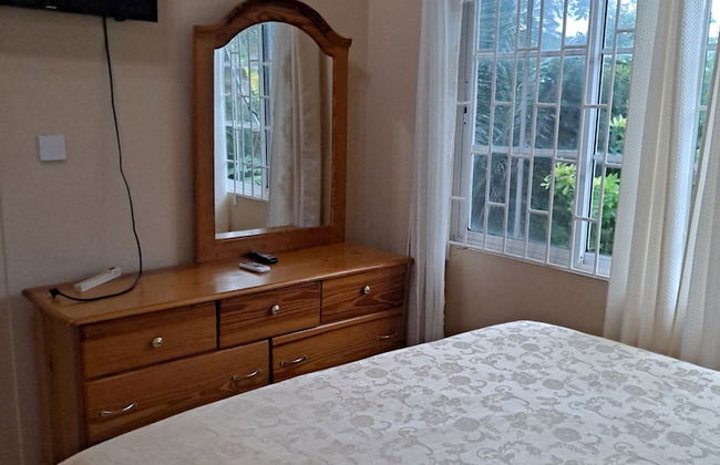 Holiday House Second floor Ste - Photo 4