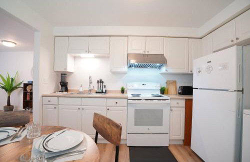 1King1Queen w/SmartTV, Wifi & FullyStocked Kitchen - Photo 9