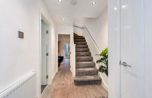 Guild Lodge 3 Bedrooms 3 Bathroom Home - Fast London Access - Photo 11