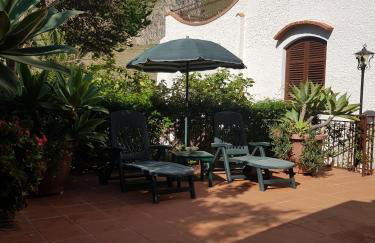 Villa del Golfo Urio with swimming pool shared by the two apartments it is essential to have a car - Foto 22