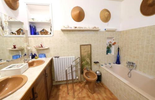 jolie location, maison avec piscine et joli jardin fleuri, à oppède dans le luberon en provence – 6 personnes - Foto 5