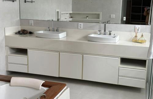 Mansão Casa Blanca em São Roque c/ 5 vagas garagem - Foto 48