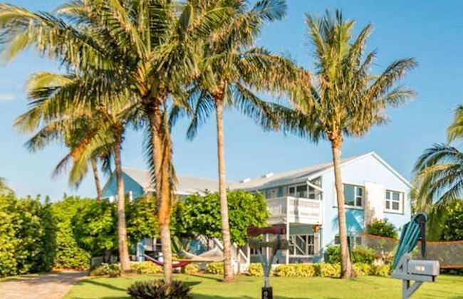 Sandy Shores 2BR Beach Getaway and Surf Spot - Photo 9